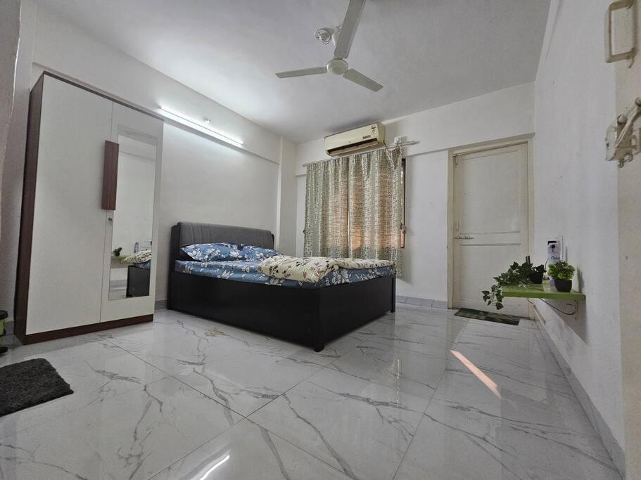2 Bhk Prime Location In Kp Apartment *